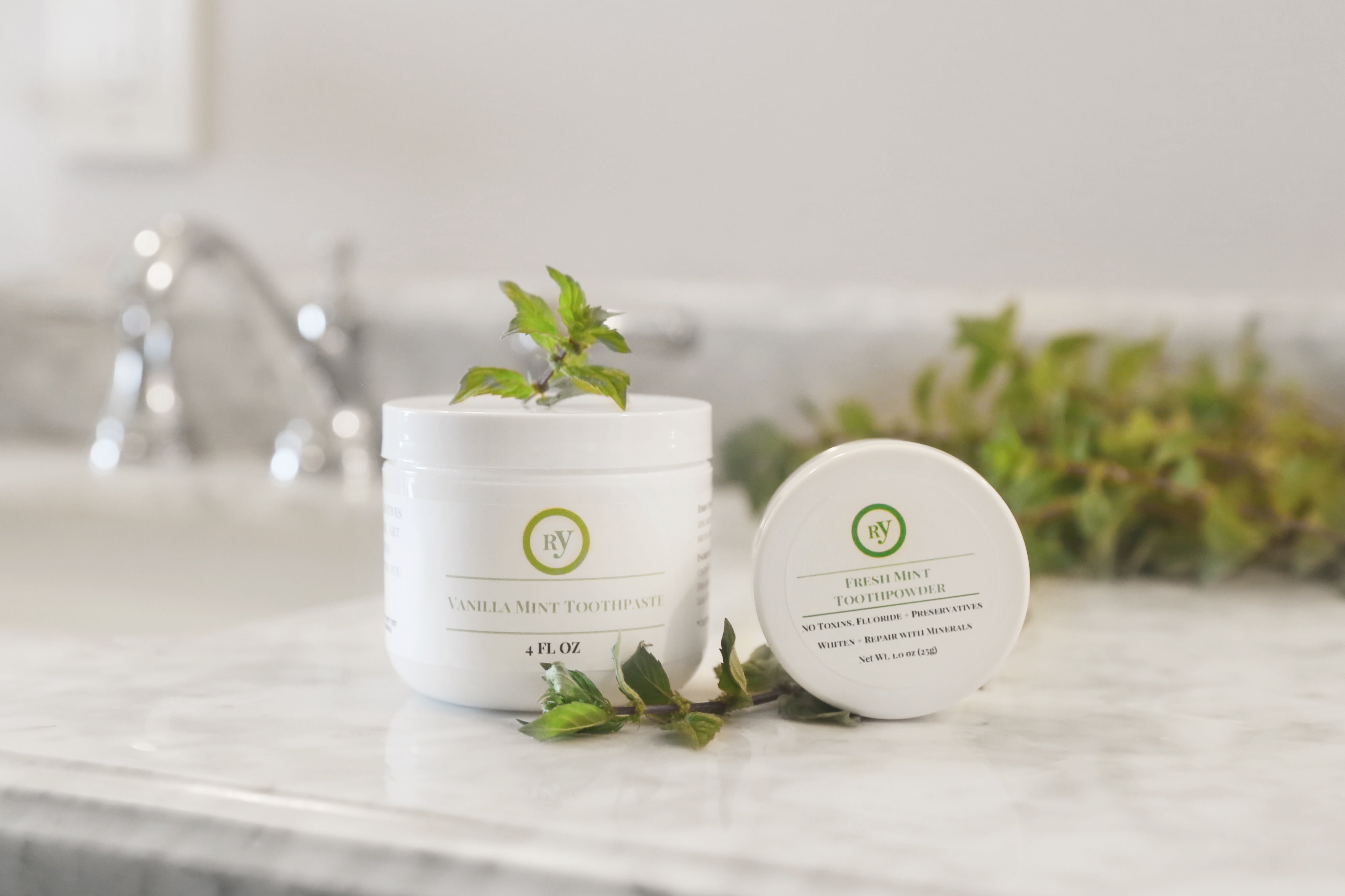 Vanilla Mint Toothpaste Radiantly You Pure.Clean.Natural.